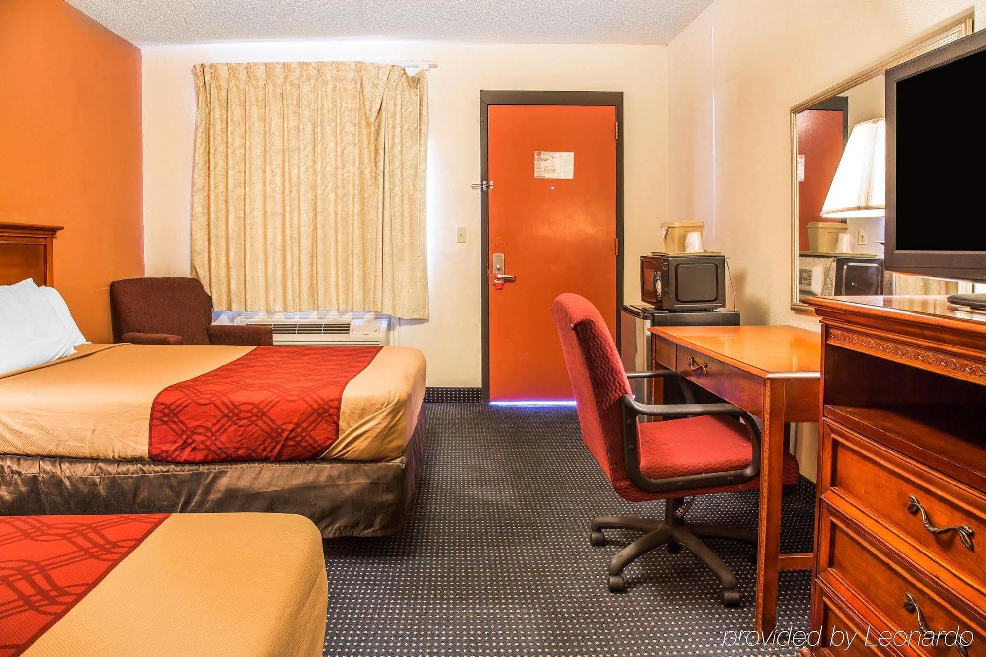 Red Carpet Inn Norwalk Exteriér fotografie