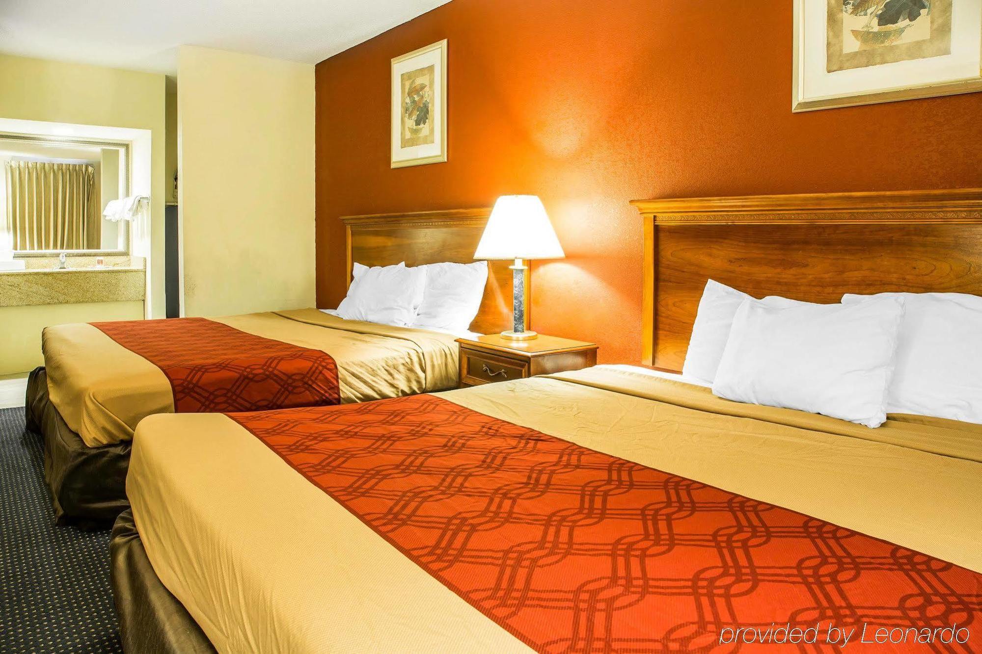 Red Carpet Inn Norwalk Exteriér fotografie