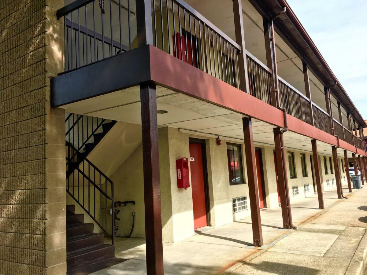 Red Carpet Inn Norwalk Exteriér fotografie